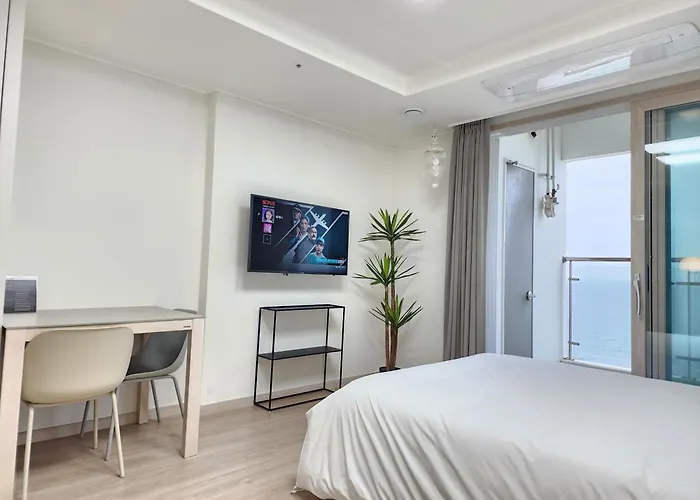 Sokcho Summitbay 1402 "Ocean View"